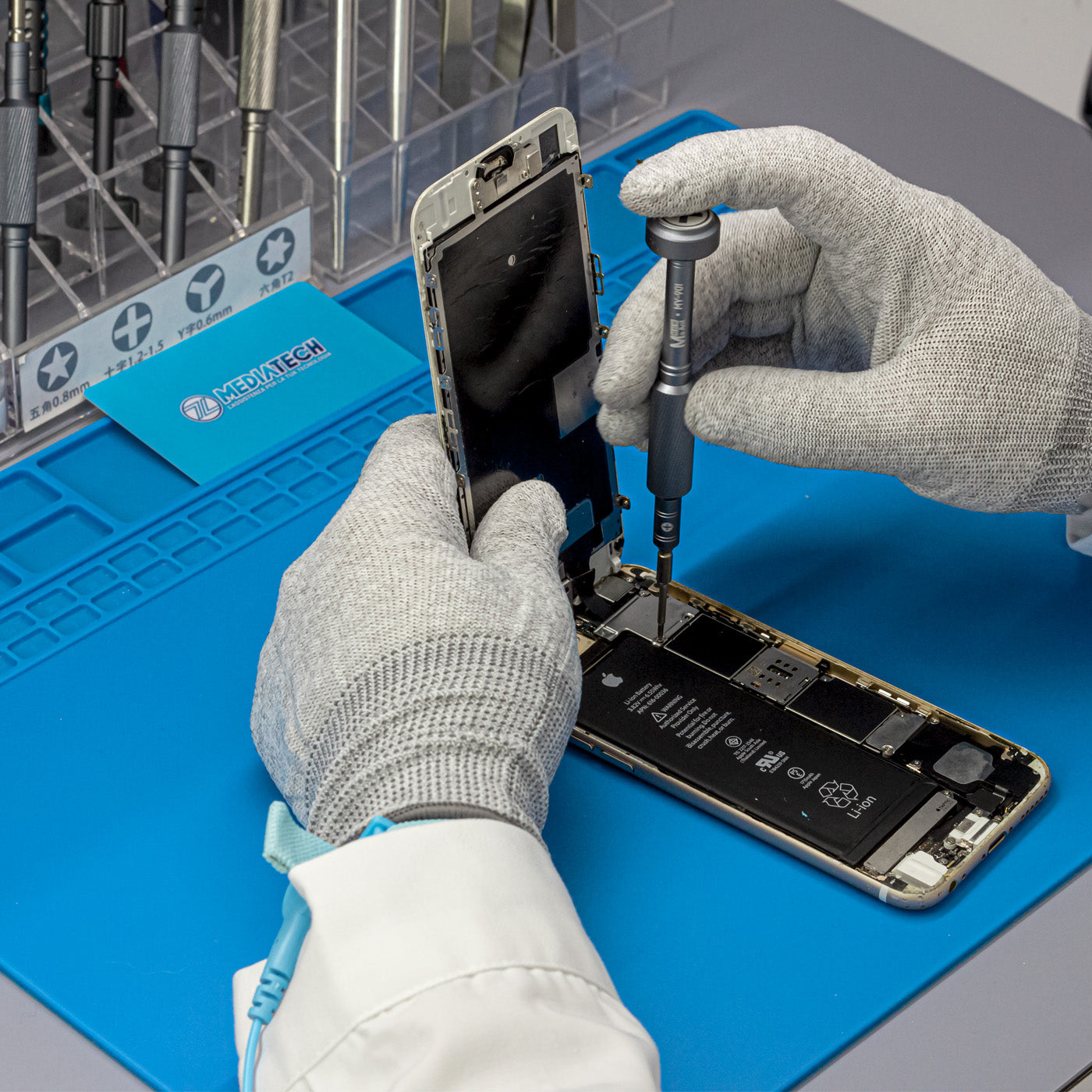 Riparazione e sostituzione schermo iPhone