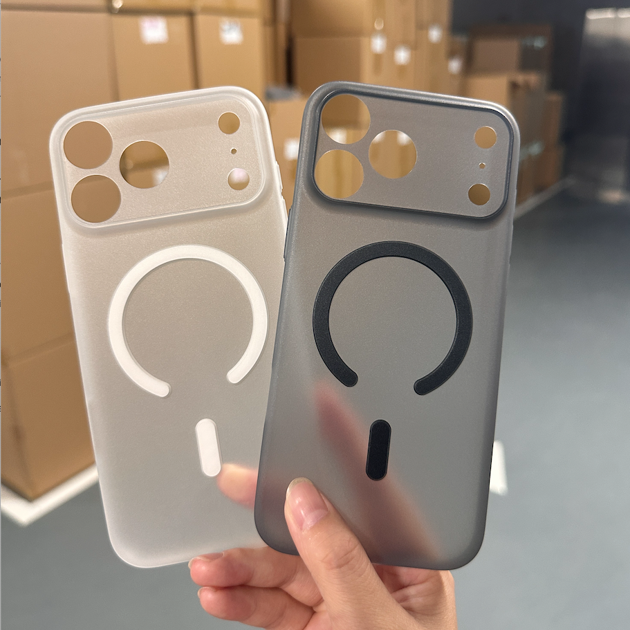 Cover Ultra Sottile da 12g per iPhone – Effetto Fumé, Finitura Opaca Antiscivolo, Compatibile con MagSafe, Anti-Impronta Mod. CS04