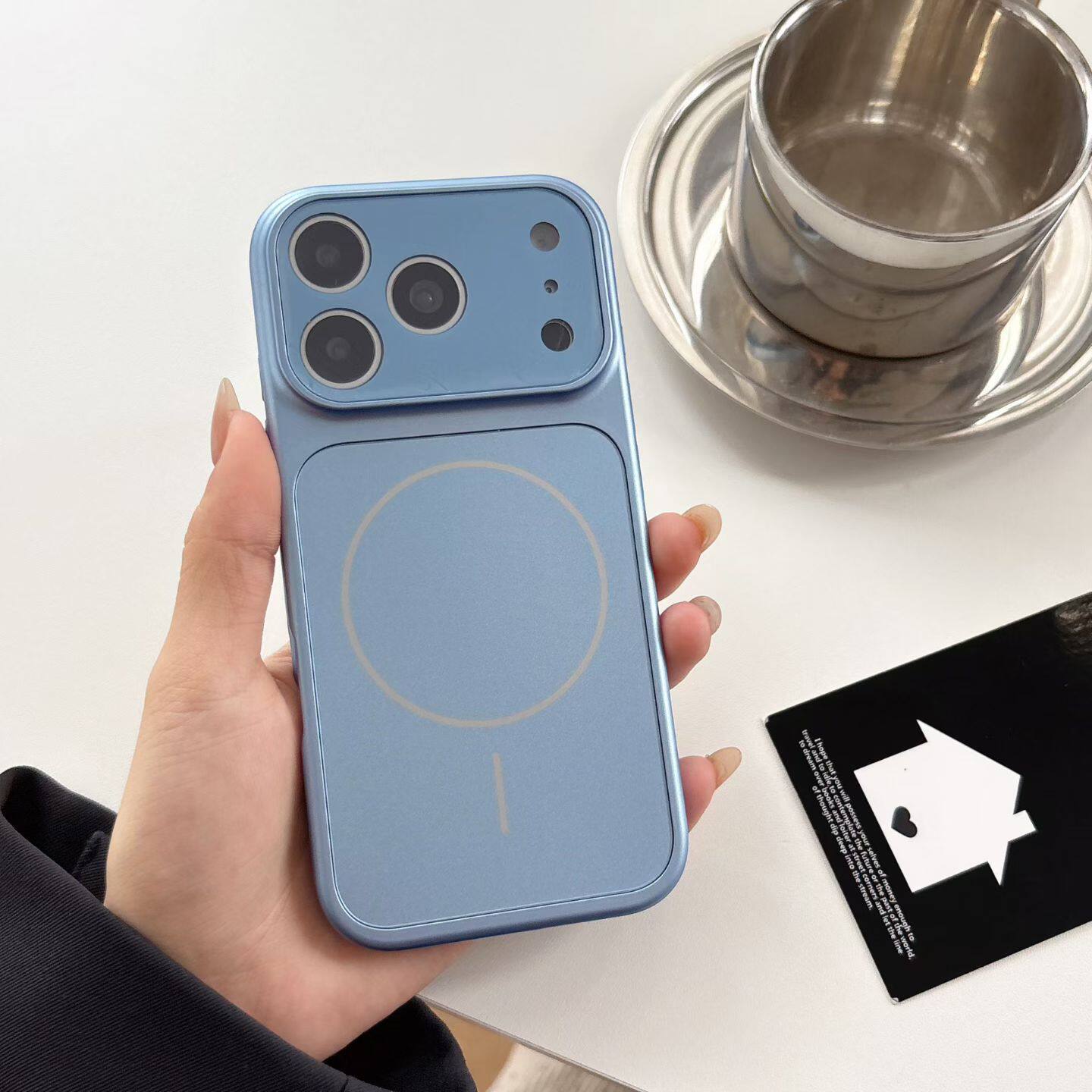 Mediatech Cover magnetica in TPU opaco | si trasforma all’istante per iPhone 18 Series | estetica rinnovata, stile premium – CSN10