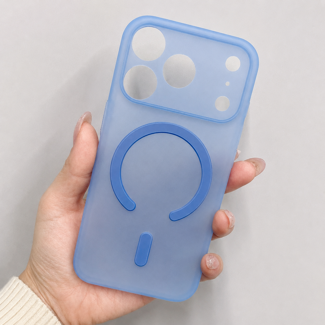 Cover Ultra Sottile da 12g per iPhone – Effetto Fumé, Finitura Opaca Antiscivolo, Compatibile con MagSafe, Anti-Impronta Mod. CS04