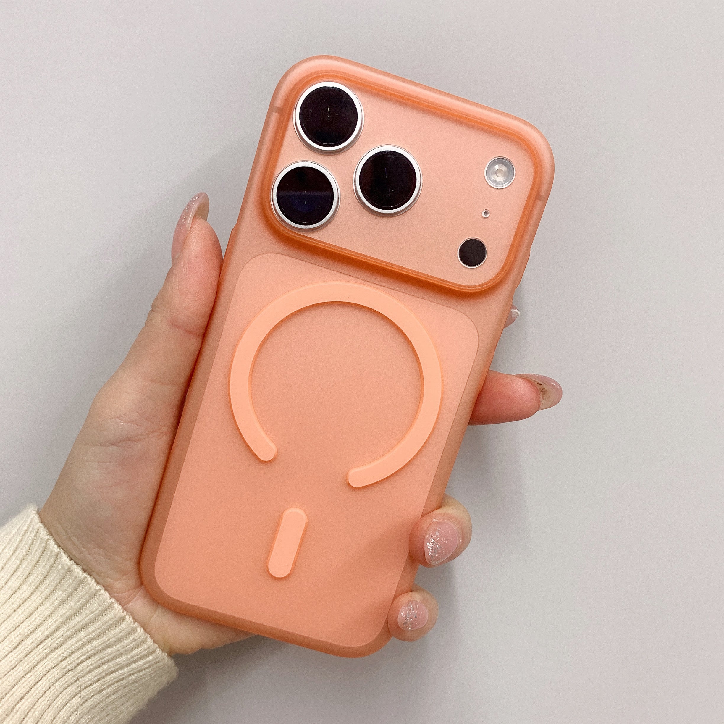 Cover Ultra Sottile da 12g per iPhone – Effetto Fumé, Finitura Opaca Antiscivolo, Compatibile con MagSafe, Anti-Impronta Mod. CS04