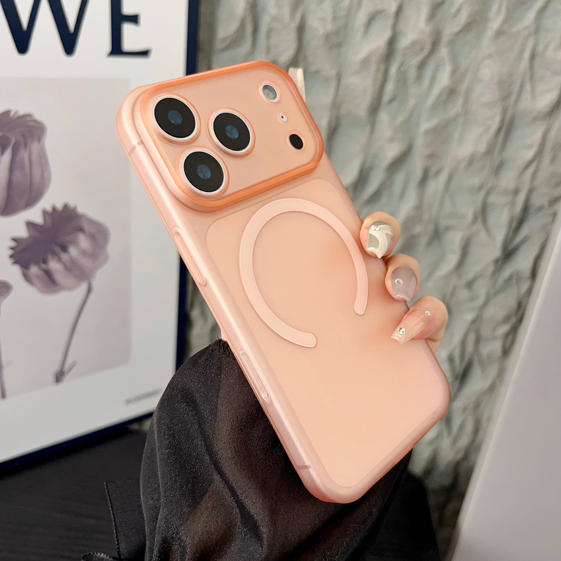 Cover Ultra Sottile da 12g per iPhone – Effetto Fumé, Finitura Opaca Antiscivolo, Compatibile con MagSafe, Anti-Impronta Mod. CS04