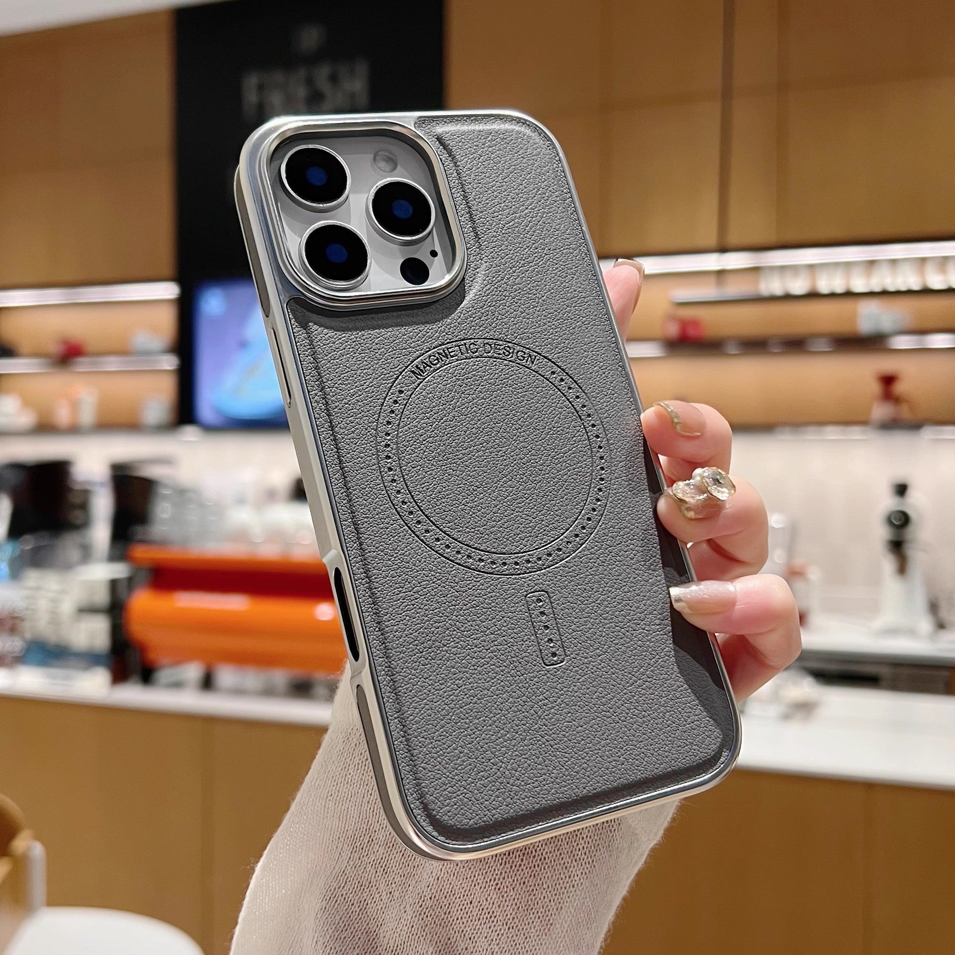 Cover per iPhone in Pelle Vegana – Premium con Magneti MagSafe, Bordi Cromati, Antiurto 360°, Anti-Ingiallimento – Mod. CS02