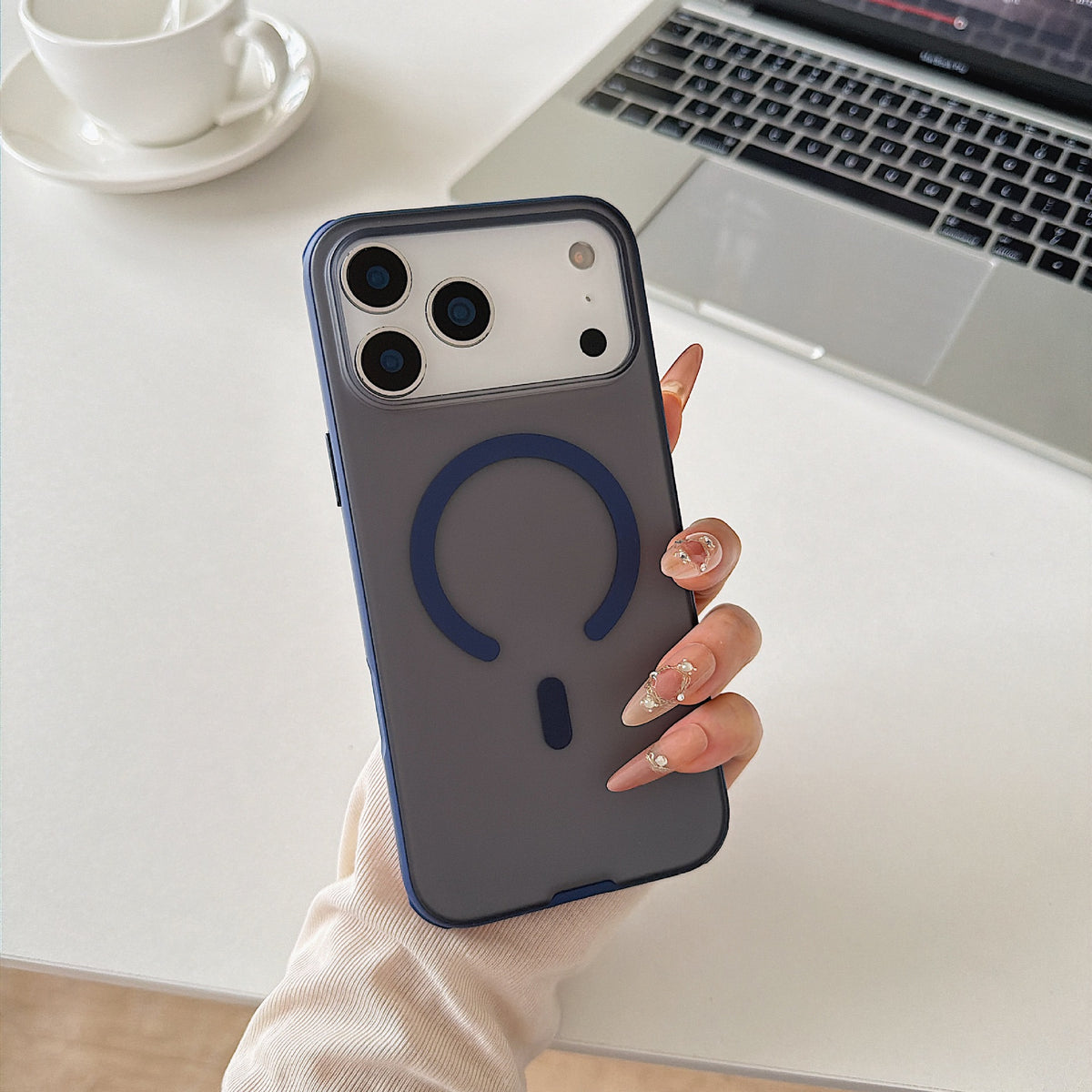 Cover Magnetica Trasparente Colorata Opaca Compatibile con MagSafe – Custodia Protettiva Antiurto e Anticaduta in PC+TPU con Bordi e Angoli Rinforzati-CS17
