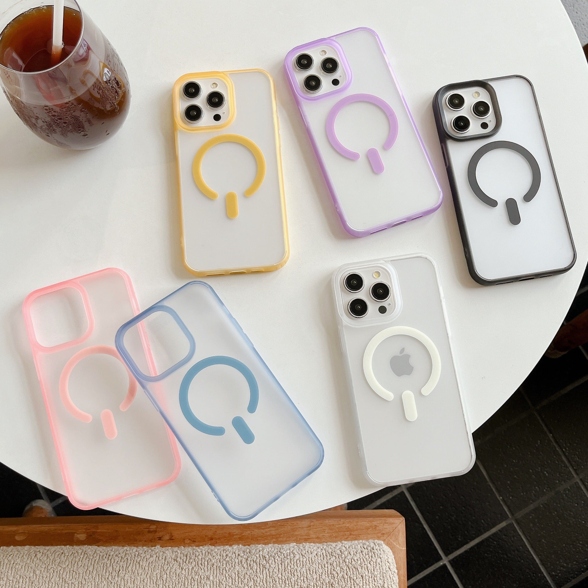 Cover per iPhone trasparente opaca con bordi colorati, compatibile con MagSafe - 7016