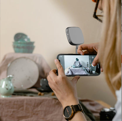 Luce Selfie Magnetica Regolabile per Smartphone – con specchio - Rotazione 360°, Inclinazione 270° - Compatibile MagSafe - JQ-01