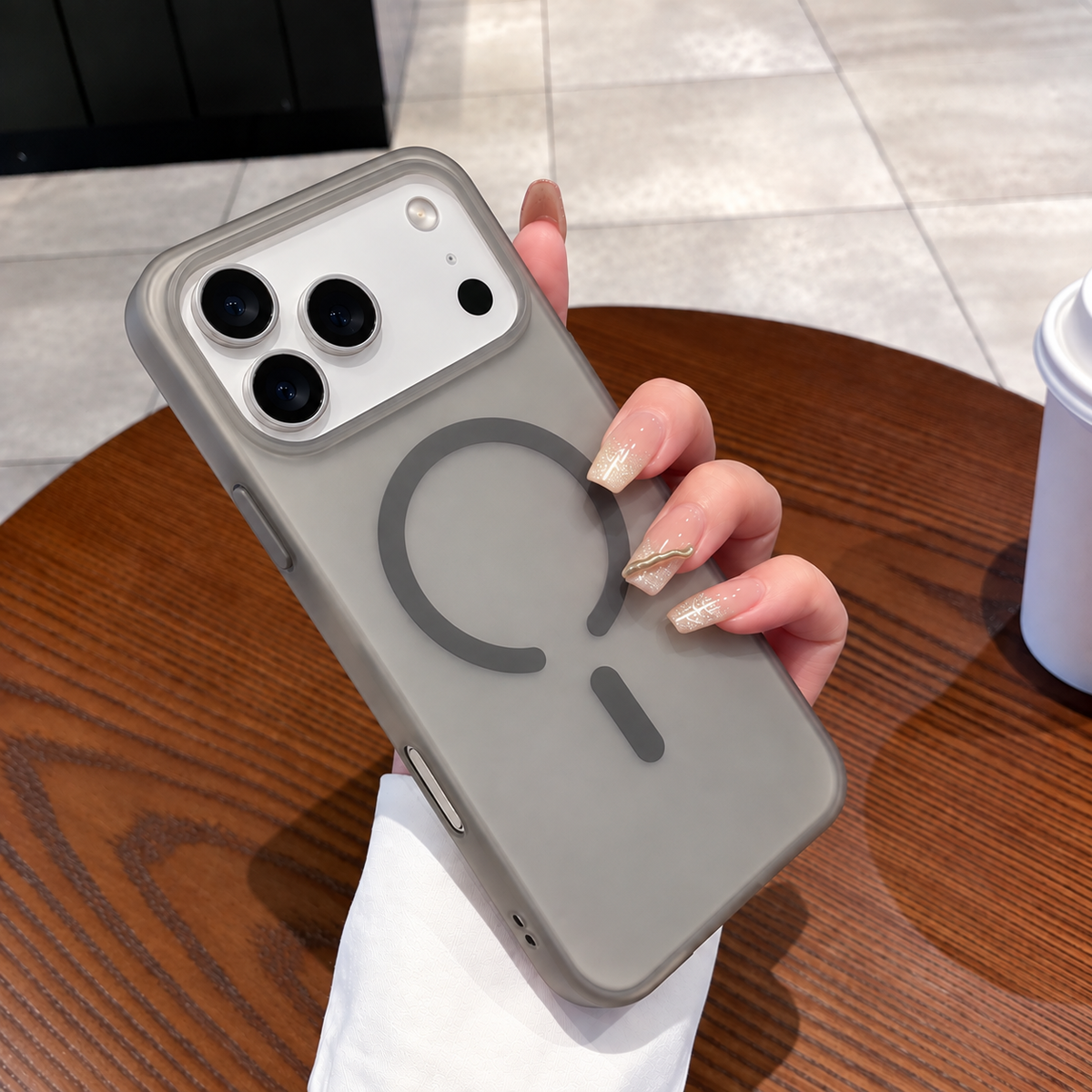 Cover Ultra Sottile Effetto Ghiaccio Satinato per iPhone | Finitura Opaca Anti-Impronta | Antiscivolo | Compatibile con MagSafe | Anti-Ingiallimento – Mod. NCS09