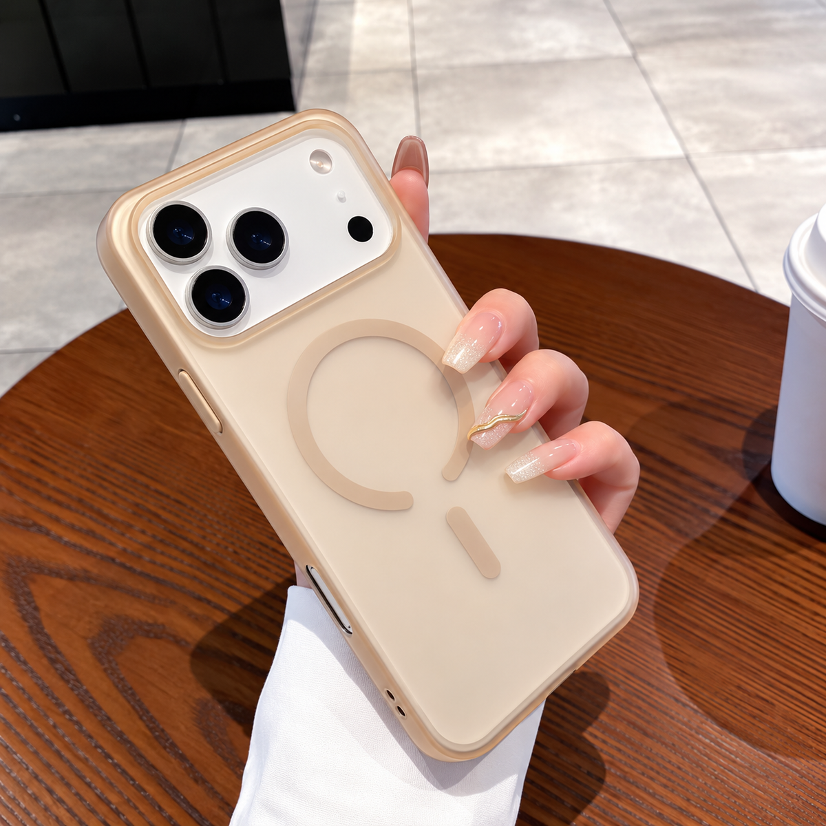 Cover Ultra Sottile Effetto Ghiaccio Satinato per iPhone | Finitura Opaca Anti-Impronta | Antiscivolo | Compatibile con MagSafe | Anti-Ingiallimento – Mod. NCS09